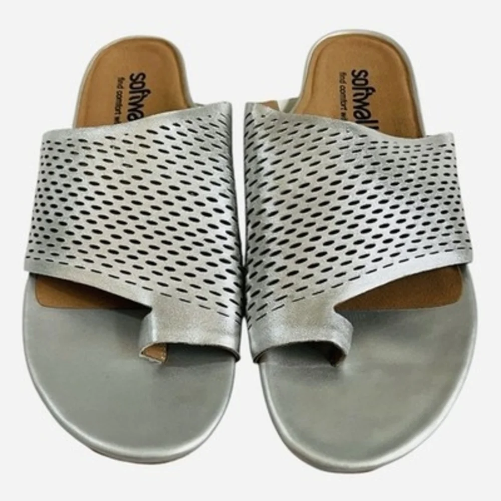 SoftWalk Corsica II Silver Metallic Leather Perforated Toe Loop Flat Sandal 9.5M